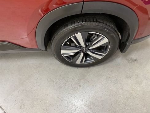 Used 2025 Nissan Rogue SL FWD image 12