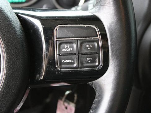 Used 2015 Jeep Wrangler Unlimited Sahara image 11