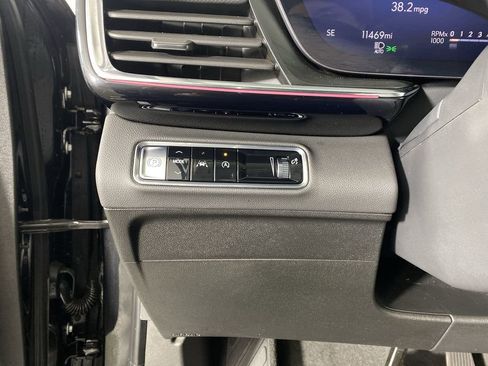 Certified 2025 Buick Envision Preferred image 19