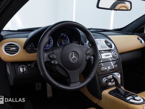 Used 2008 Mercedes-Benz SLR image 4