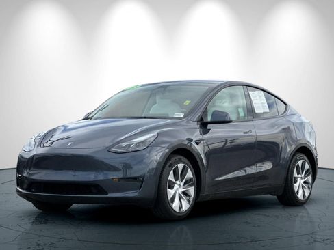 Used 2023 Tesla Model Y Long Range image 8