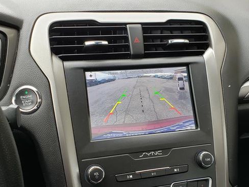 Used 2019 Ford Fusion SE image 23