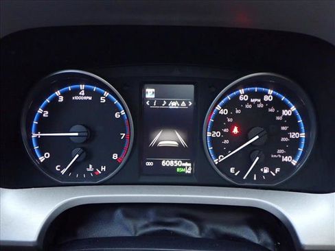 Used 2018 Toyota RAV4 XLE image 25