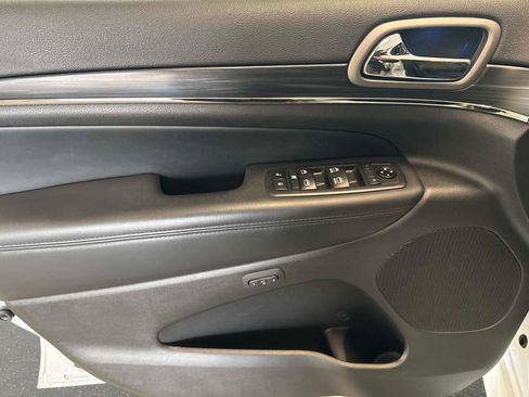 Used 2020 Jeep Grand Cherokee Limited X image 18