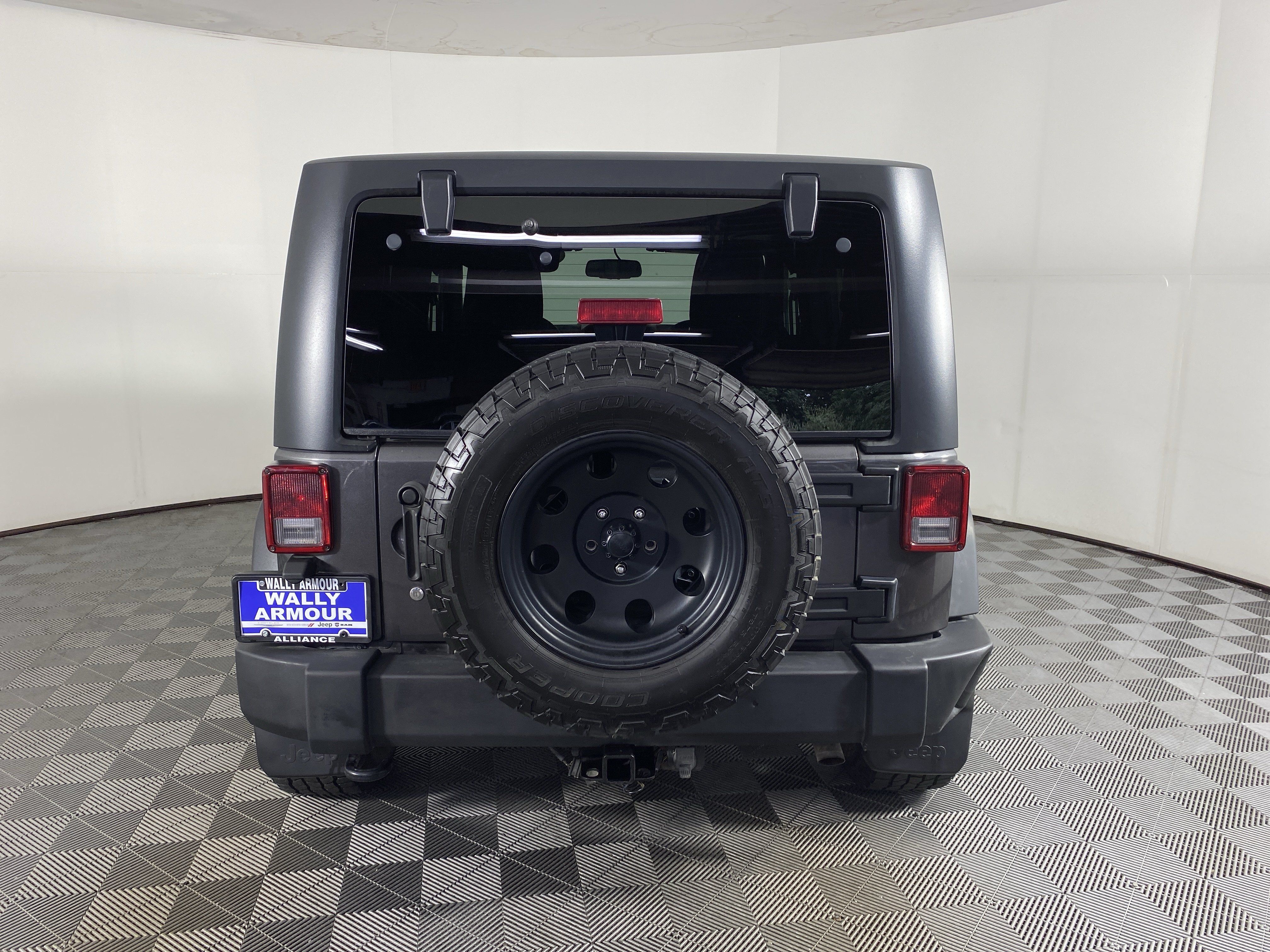 Used 2016 Jeep Wrangler Rubicon w/ Dual Top Group AWD/4WD image 6