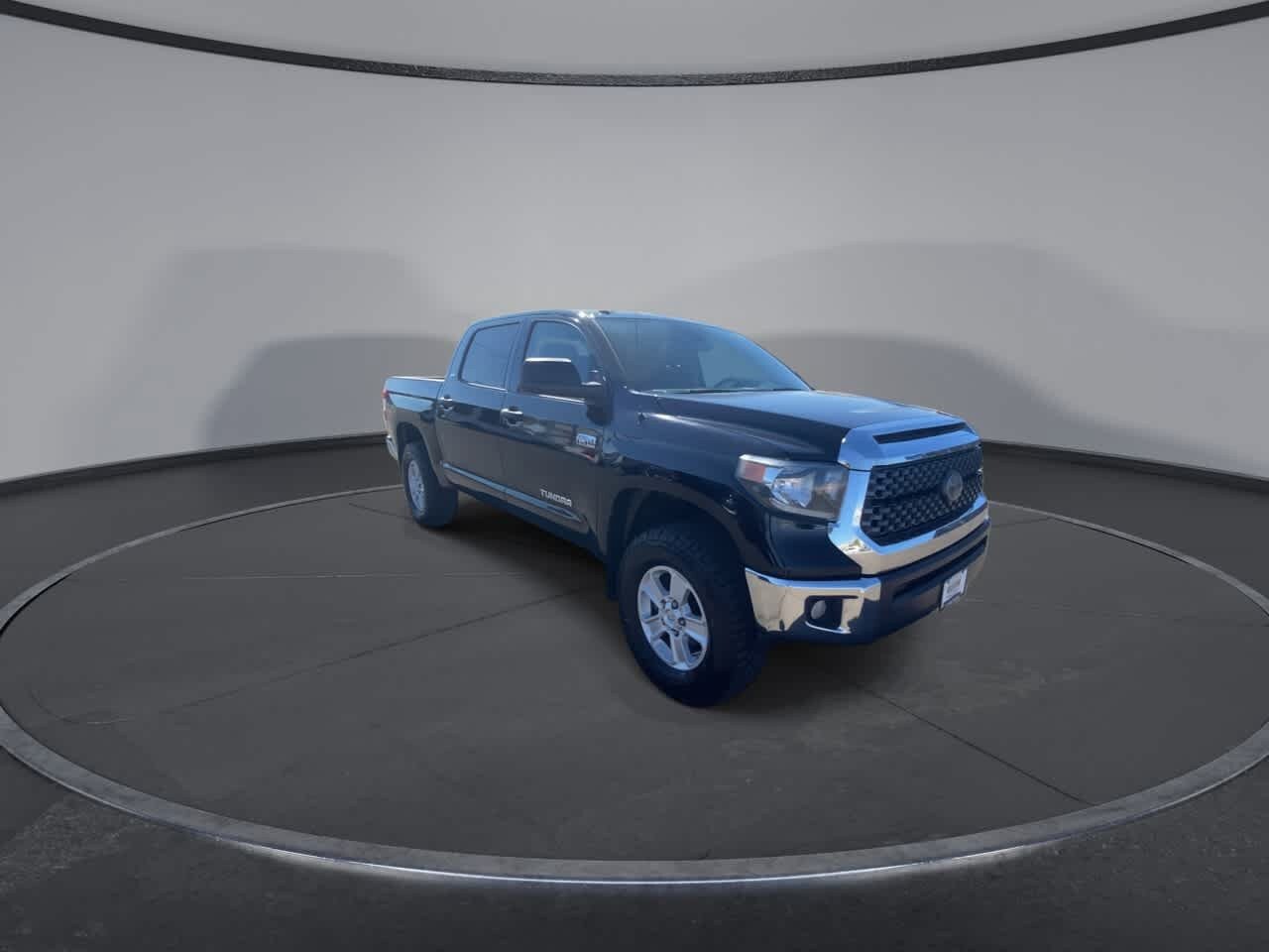 Used 2018 Toyota Tundra SR5 w/ SR5 Upgrade Package AWD/4WD image 3