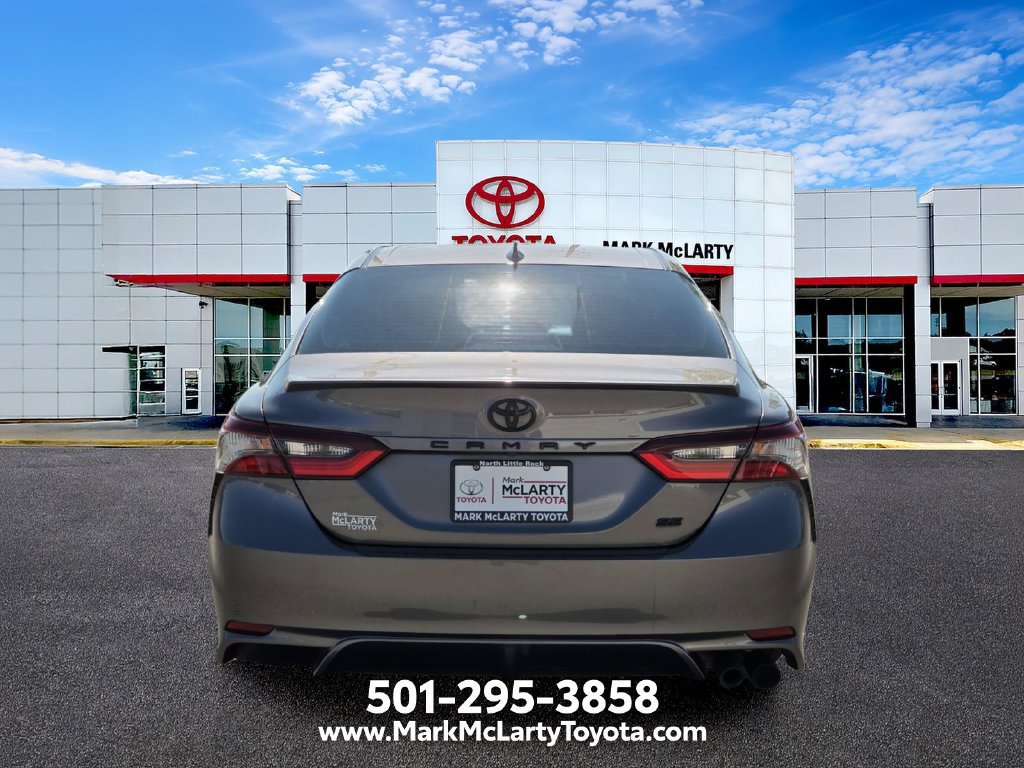 Used 2022 Toyota Camry SE FWD image 4