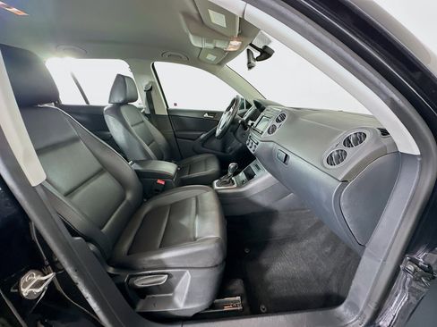 Used 2017 Volkswagen Tiguan S image 29