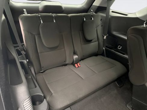 Used 2023 Ford Explorer XLT image 18