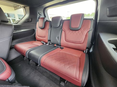 Used 2025 INFINITI QX80 Autograph AWD/4WD image 23