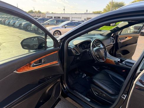 Used 2017 Lincoln MKX Reserve w/ Lincoln MKX Climate Package FWD image 10