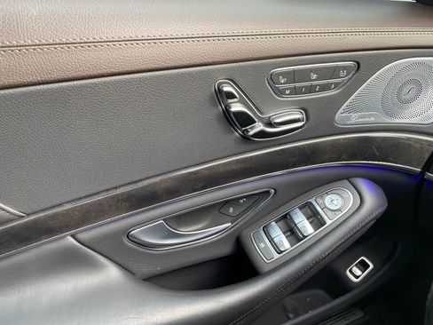 Used 2020 Mercedes-Benz S 560 4MATIC Sedan w/ Premium Package image 28