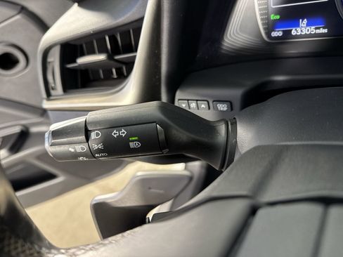 Used 2021 Lexus ES 300h w/ Premium Package image 15