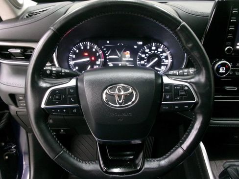 Used 2021 Toyota Highlander Limited AWD/4WD image 35