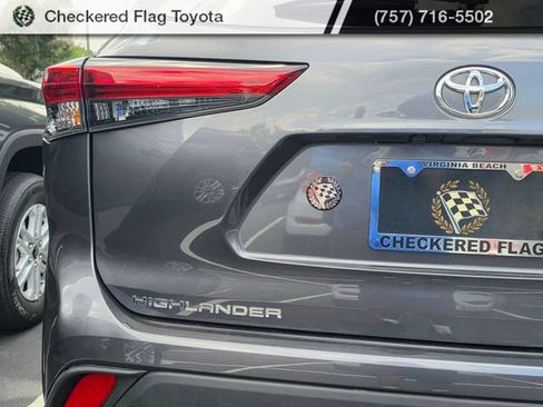 Used 2023 Toyota Highlander XLE FWD image 7