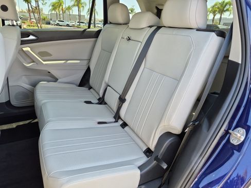 Used 2023 Volkswagen Tiguan SE w/ Panoramic Sunroof Package FWD image 30