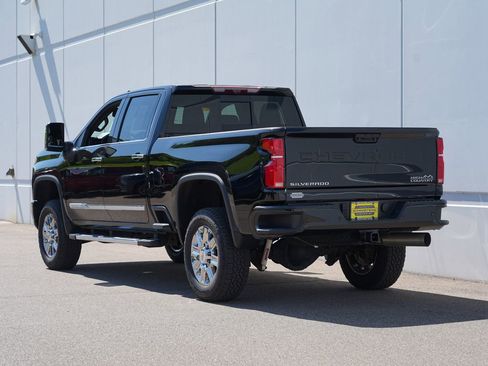 Used 2024 Chevrolet Silverado 3500 High Country w/ High Country Premium Package AWD/4WD image 5