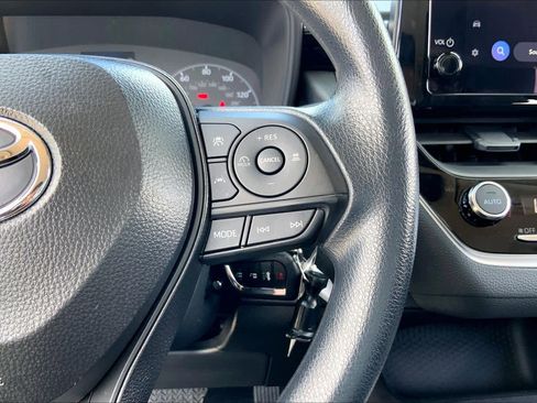 Certified 2025 Toyota Corolla LE image 24