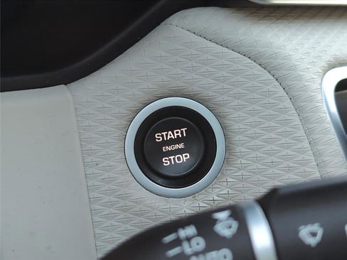 Used 2021 Land Rover Range Rover Velar S image 21