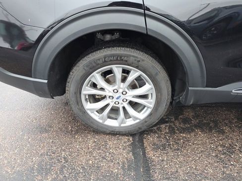 Used 2023 Ford Explorer XLT w/ Equipment Group 202A image 9