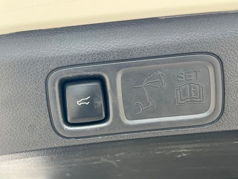 Used 2024 Ford Expedition Max Limited image 17