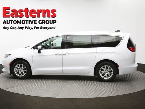 Used 2023 Chrysler Voyager LX FWD image 60