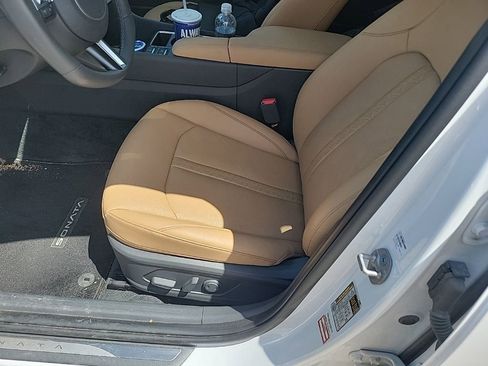 Used 2025 Hyundai Sonata Limited image 4