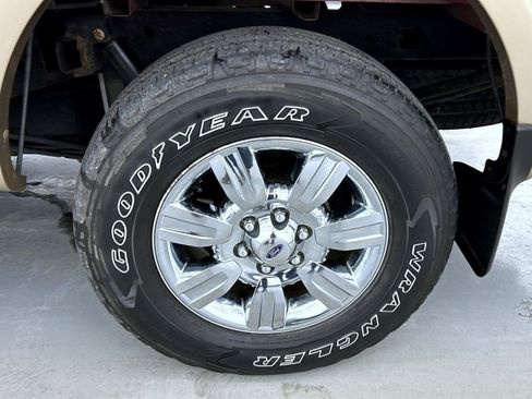 Used 2012 Ford F150 Lariat w/ Lariat Chrome Pkg image 22