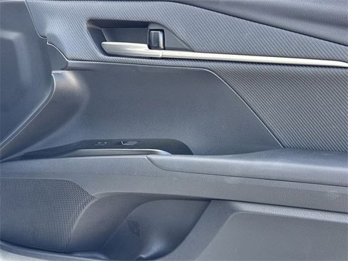 Used 2025 Toyota Camry SE w/ Convenience Package image 29