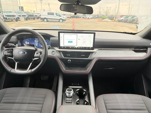 Certified 2025 Ford Explorer ST-Line image 12