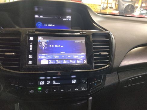 Used 2016 Honda Accord EX image 25