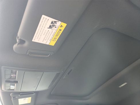 Certified 2025 MAZDA MAZDA3 Hatchback w/Premium Plus Pkg image 24