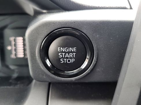 Used 2025 Toyota Tacoma SR image 19