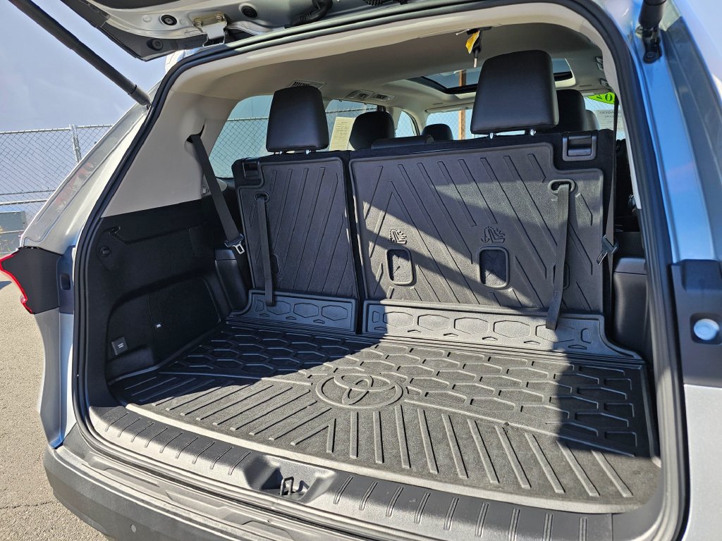 Used 2024 Toyota Grand Highlander AWD Hybrid image 14