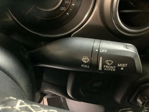 Certified 2019 Jeep Wrangler Unlimited Sahara AWD/4WD image 28