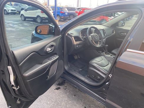 Used 2015 Jeep Cherokee Limited w/ Luxury Group image 13