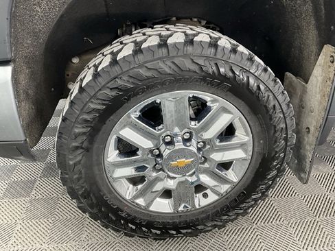 Used 2024 Chevrolet Silverado 3500 High Country w/ High Country Premium Package image 28