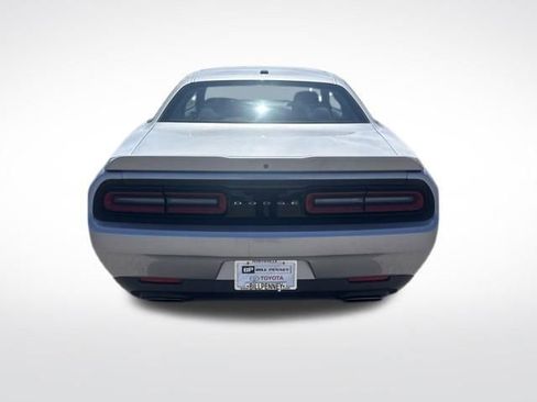Used 2018 Dodge Challenger R/T RWD image 4