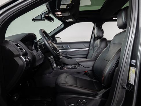 Used 2018 Ford Explorer Sport w/ Equipment Group 401A AWD/4WD image 14