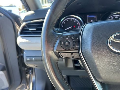 Used 2020 Toyota Camry SE image 18