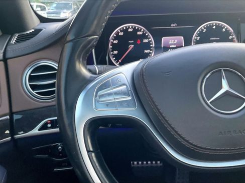 Used 2017 Mercedes-Benz S 550 Sedan image 18