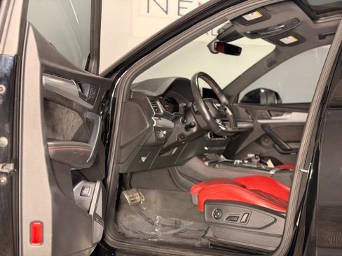 Used 2019 Audi SQ5 Prestige w/ Prestige Package AWD/4WD image 10