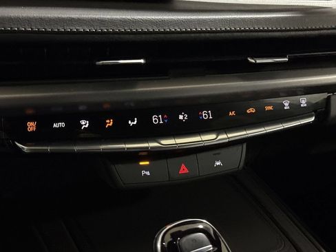 Used 2024 Cadillac XT4 Premium Luxury FWD image 17