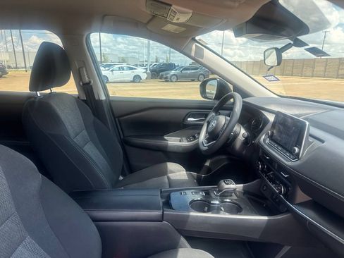 Certified 2024 Nissan Rogue SV FWD image 27