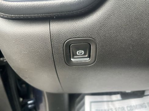 Used 2019 Chevrolet Silverado 1500 LT w/ Remote Start Package image 18