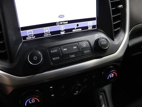 Used 2017 GMC Acadia SLT FWD image 28