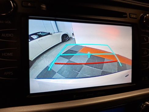 Used 2019 Toyota Highlander XLE image 23