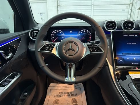Used 2026 Mercedes-Benz GLC 300 image 21