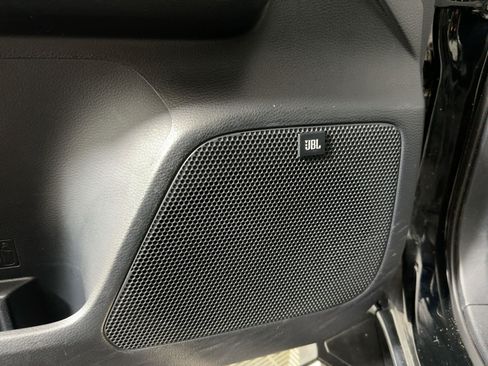 Used 2018 Toyota Tacoma Limited image 23