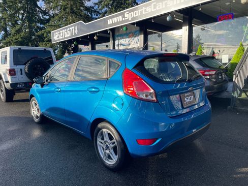 Used 2017 Ford Fiesta SE image 3